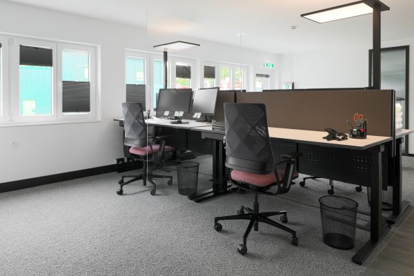 Office Workstation Assembly in Vienna